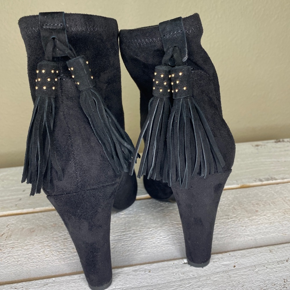 Vince Camuto Bootie Size 7.5
